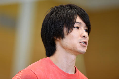 東京五輪に向けて意気込みを語る内村（撮影・横山健太）