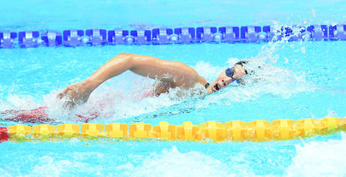 女子400メートルリレー予選　第1泳者の大本（撮影・鈴木みどり）