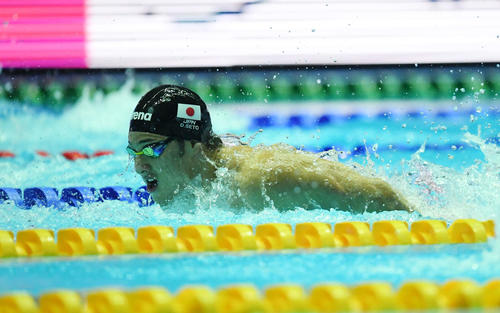 男子200メートルバタフライ決勝で力泳する瀬戸（撮影・鈴木みどり）