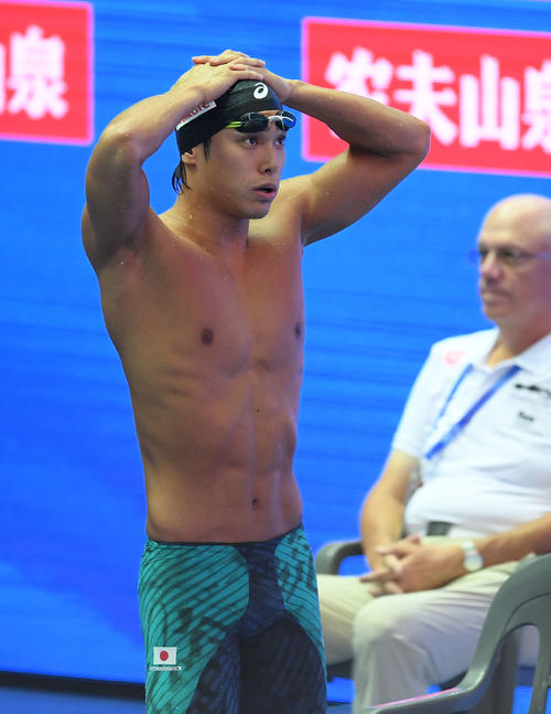 男子100メートル自由形予選を終え、準決勝進出を決めた中村（撮影・鈴木みどり）