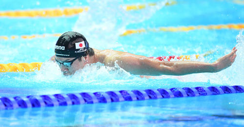 男子100メートルバタフライ予選で力泳する水沼（撮影・鈴木みどり）