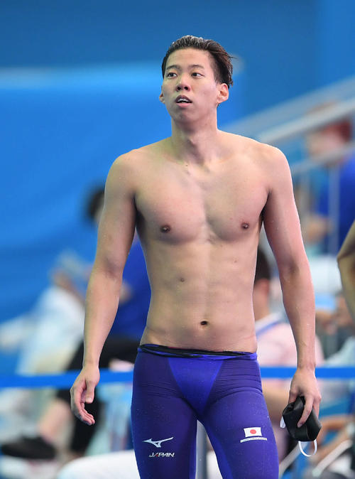 男子200メートル平泳ぎで準決勝進出を決めた渡辺（撮影・鈴木みどり）