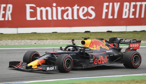 優勝したレッドブル・フェルスタッペン（AP）