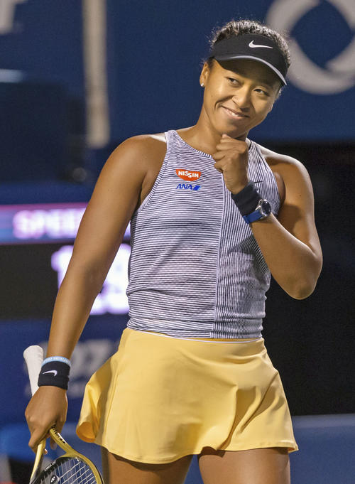 女子シングルス3回戦でイガ・シュビオンテクに勝利し、ガッツポーズする大坂（共同）