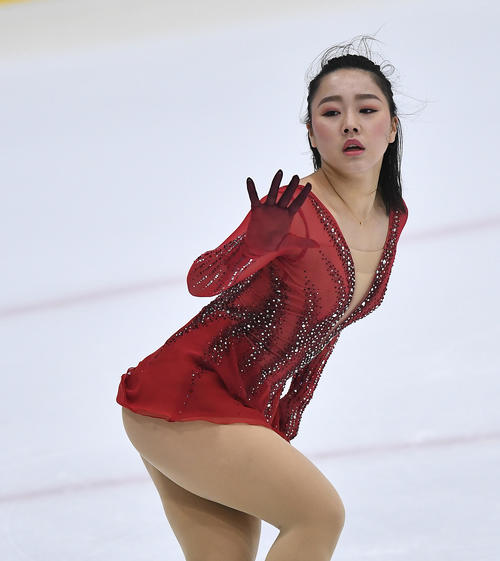 女子フリーで演技を披露する樋口新葉