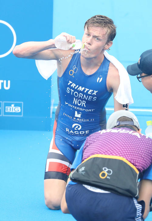 準優勝となったノルウェーのストールネスはゴール後、豪快に水を口に含む（撮影・河野匠）