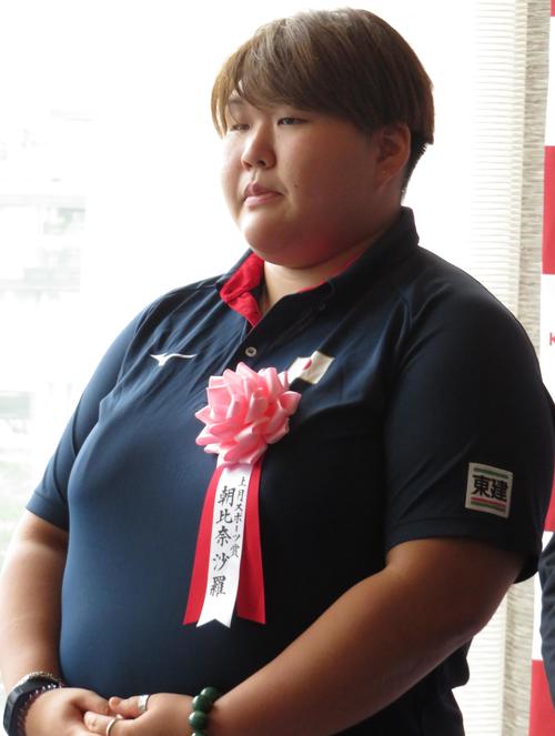 上月スポーツ賞の表彰式に出席した朝比奈沙羅（撮影・峯岸佑樹）