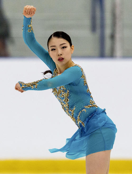 女子フリーで演技する紀平梨花。今季初戦を優勝で飾った（共同）