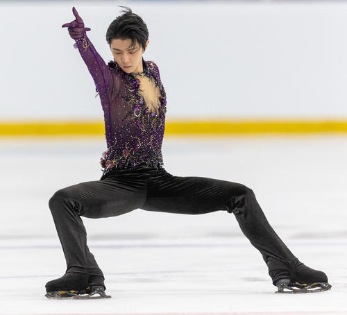 男子フリーで演技する羽生結弦（共同）