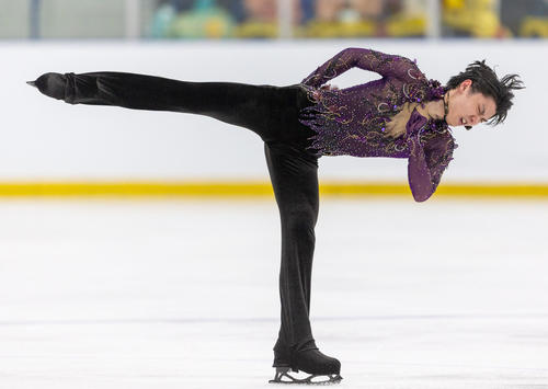 男子フリーで演技する羽生結弦（共同）