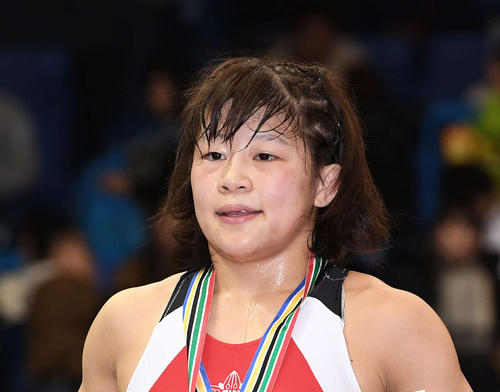 向田真優
