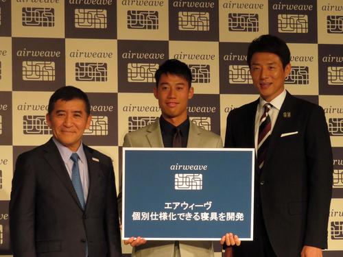 イベントに出席した錦織（中央）と松岡修造氏（右）