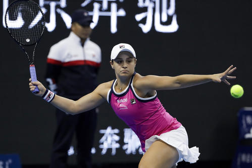 中国オープン決勝、返球するバーティ（AP）