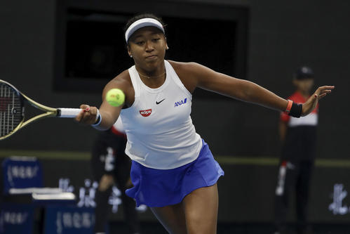 中国オープン決勝、返球する大坂（AP）