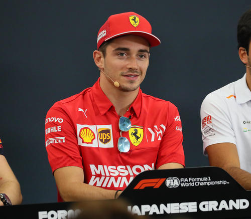 サースデー5のインタビューで笑顔を見せるフェラーリのシャルル・ルクレール（撮影・宮崎幸一）