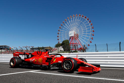 日本GP予選　ポールポジションを獲得したフェテル（ロイター）