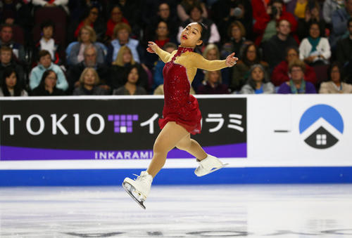 女子SP　演技する山下真瑚（ロイター）