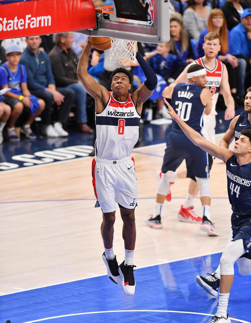NBA開幕戦・マーベリックス対ウィザーズ第2クォーターでシュートを決めるウィザーズ八村（撮影・菅敏）