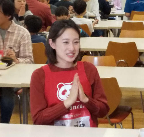 都内でイベントに参加した瀬戸大也の妻、優佳さん（撮影・益田一弘）