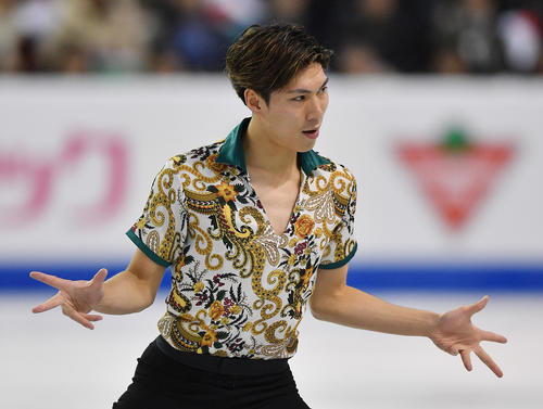 スケートカナダ・男子SPで演技をする田中（撮影・菅敏）