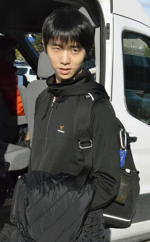 スケートカナダが行われるケロウナに到着した羽生結弦（共同）
