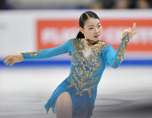 スケートカナダ・女子フリーで演技する紀平（撮影・菅敏）