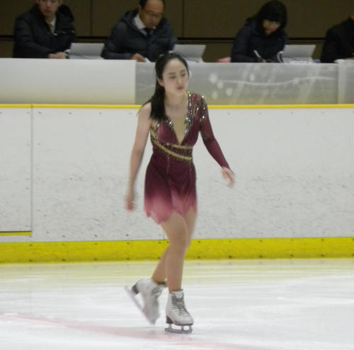 西日本選手権のジュニア女子SPに臨み、悔しげな表情を見せる本田望結（撮影・松本航）