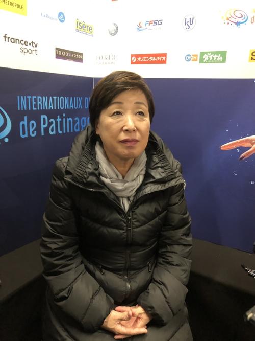 GPフランス杯フリーから一夜明け、取材に応じた中野園子コーチ（撮影・松本愛香通信員）