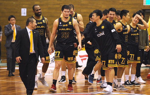 仙台対越谷　仙台臼井（胸番号32）はフィールドゴール成功率10割の計16得点で勝利に貢献