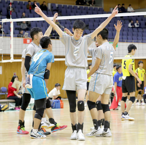 全国大会出場を決め喜ぶ恵庭南の選手たち（撮影・佐藤翔太）