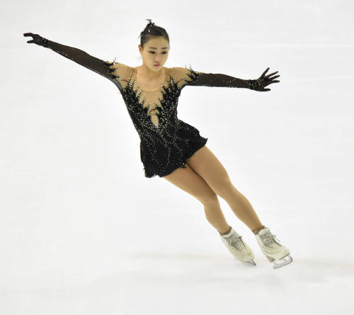 公式戦で初めてトリプルアクセル（3回転半）を成功させて優勝した河辺愛菜