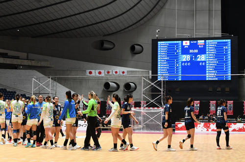 日本対スロベニア戦は引き分けに終わる（撮影・横山健太）