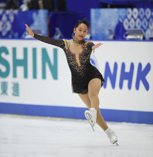 NHK杯　女子SPを前にリンクで練習する山下（撮影・加藤諒）