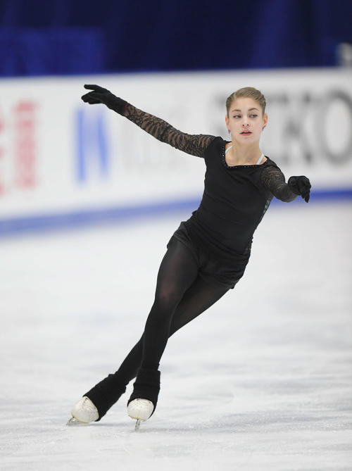 NHK杯　女子SPを前にリンクで練習するコストルナヤ（撮影・加藤諒）