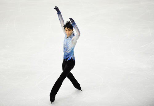 男子SP　演技する羽生結弦（ロイター）