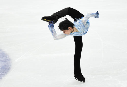 男子SP　演技する羽生結弦（ロイター）