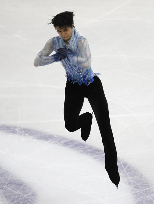 SPを演技する羽生結弦（AP）