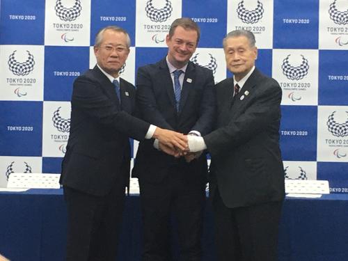 東京パラリンピック公式映画の制作発表会見に出席した上田良一NHK会長、アンドリュー・パーソンズIPC会長、森喜朗組織委員会会長（左から）