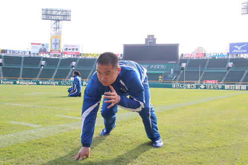 甲子園練習を行うDL板敷（撮影・南谷竜則）