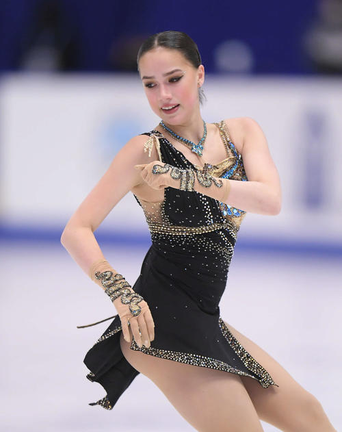 NHK杯　女子フリーで演技するアリーナ・ザギトワ（2019年11月23日撮影）