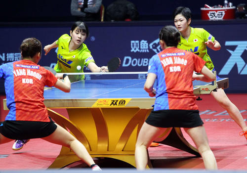 韓国ペアと決勝を戦う長崎（後方左）、木原組（撮影・三須一紀）