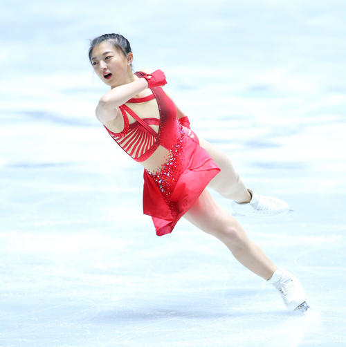 全日本フィギュアスケート選手権公式練習でSPの演技の確認を行う坂本（撮影・垰建太）