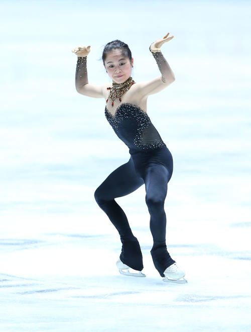 全日本フィギュアスケート選手権公式練習でSPの演技の確認を行う宮原（撮影・垰建太）