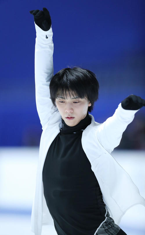 全日本フィギュアスケート選手権公式練習で演技の確認をする羽生（撮影・垰建太）