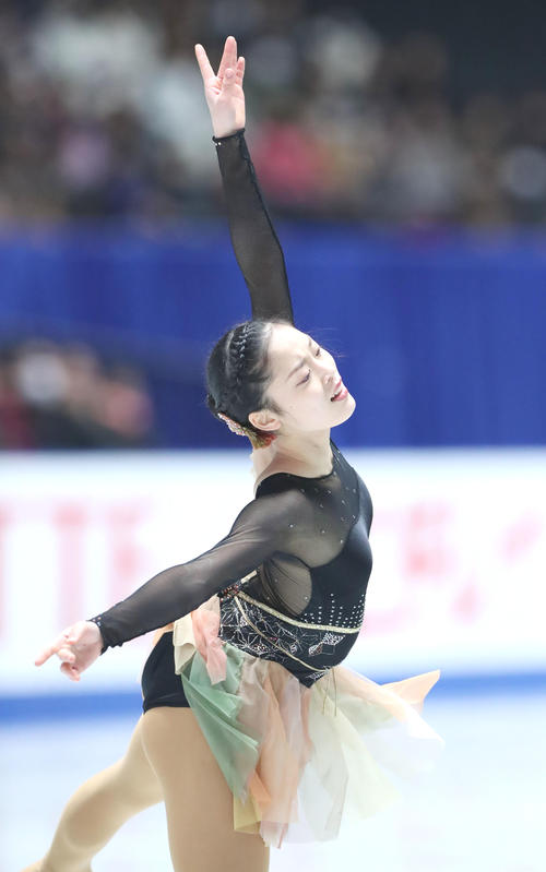 女子フリーで演技する川畑和愛（撮影・垰建太）