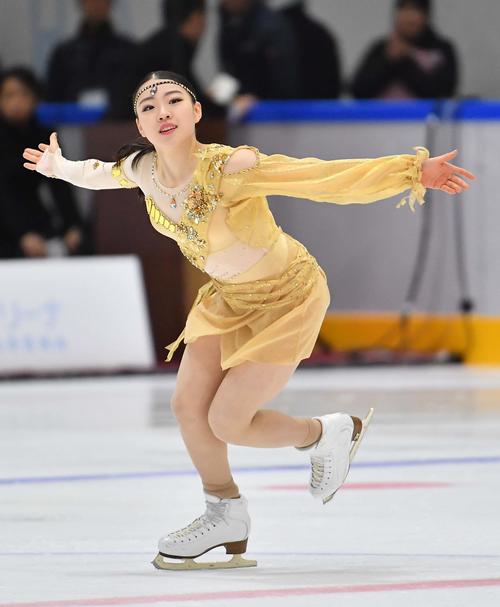 関空アイスアリーナのオープニングセレモニーで演技する紀平梨花（撮影・上田博志）