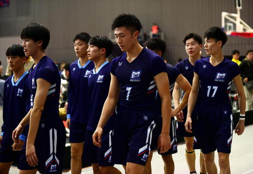 2回戦敗退に肩を落とす藤枝明誠の選手たち