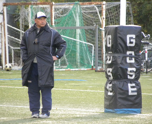 御所実を率いる竹田寛行監督（撮影・松本航）