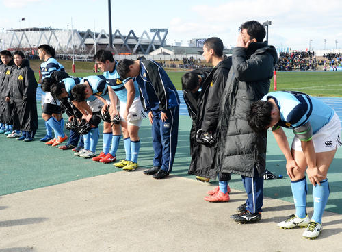 光泉に敗れがっくりの本郷フィフティーン（撮影・渦原淳）