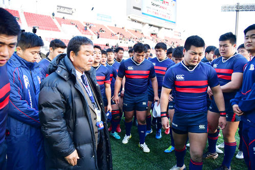 常翔学園対御所実　3位で大会を終え引き揚げる常翔学園フィフティーン（撮影・清水貴仁